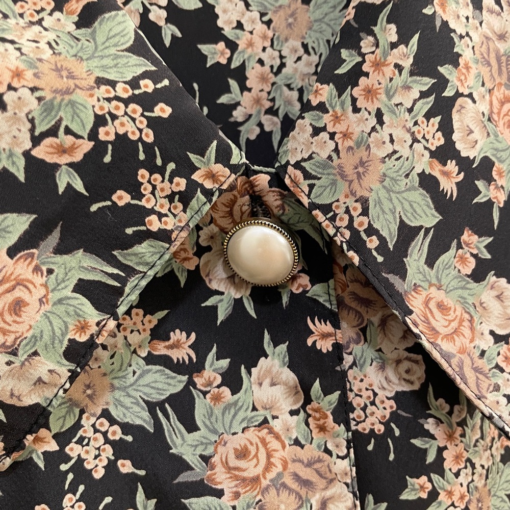 Notations Floral V-Neck Blouse - image 4